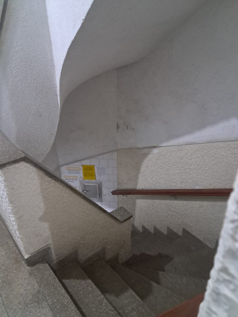 Copanema Studio 350m do metrô e 600m da praia!