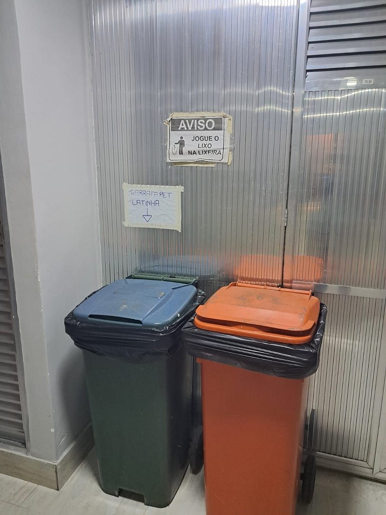 Copanema Studio 350m do metrô e 600m da praia!